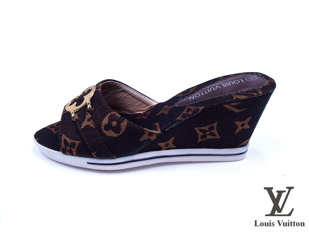 LV sandals047